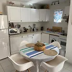 Maison T3 Climatisee, Indigo, Pierre La