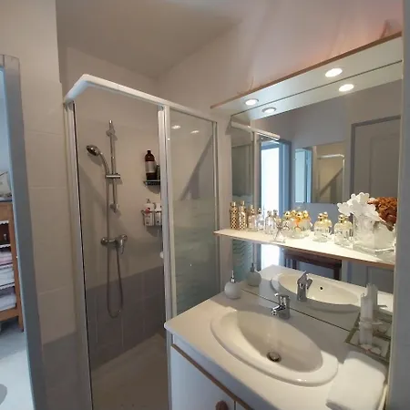 Maison T3 Climatisee, Indigo, Pierre La