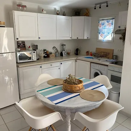 Maison T3 Climatisee, Indigo, Pierre La